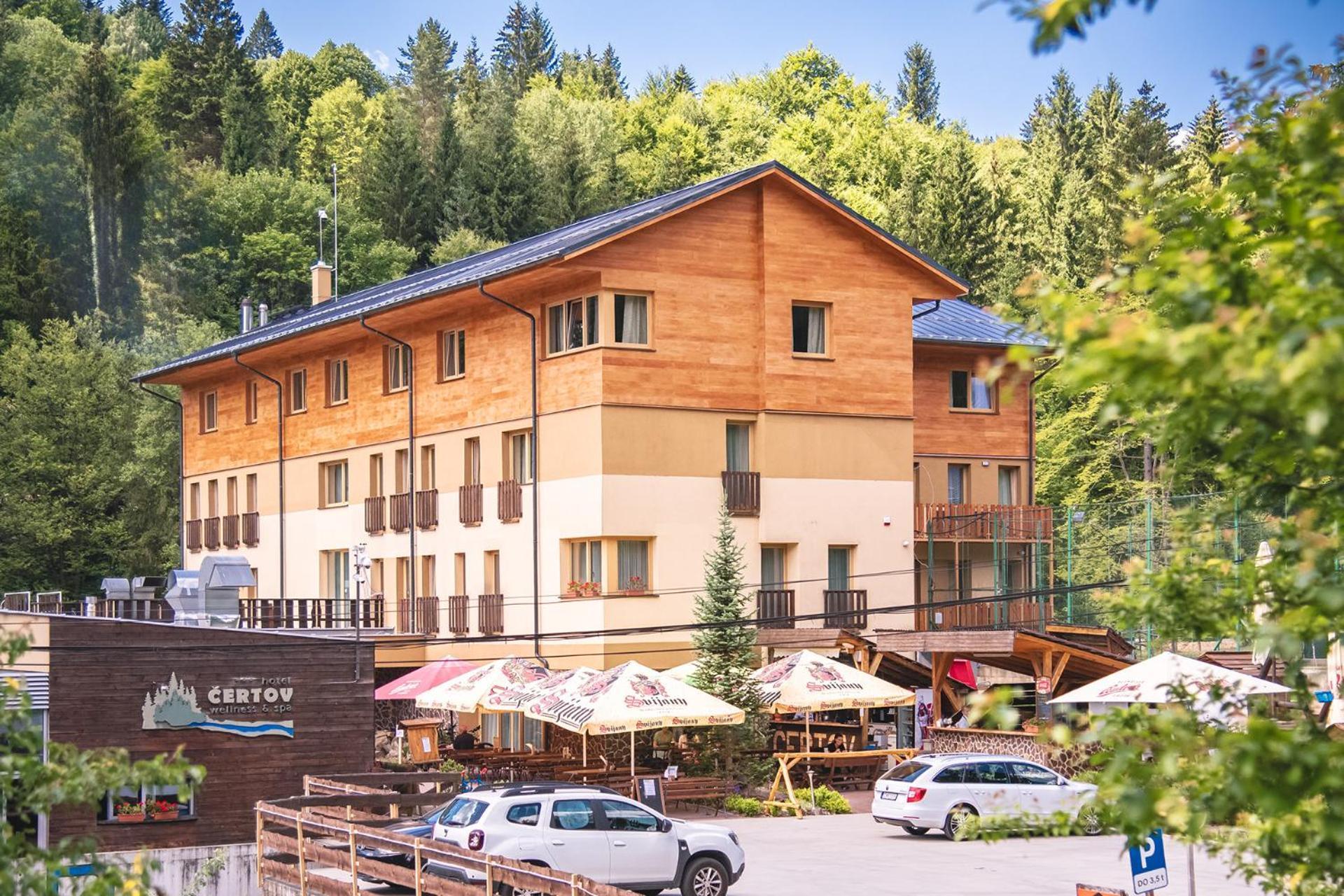 Wellness & Spa Hotel Certov Екстер'єр фото